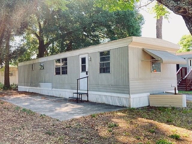 1st image of 1027 Bavarian Way