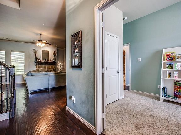 Study off entry with large closet....can be play room or bedroom