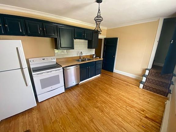 2nd image of 102 S King St Unit B
