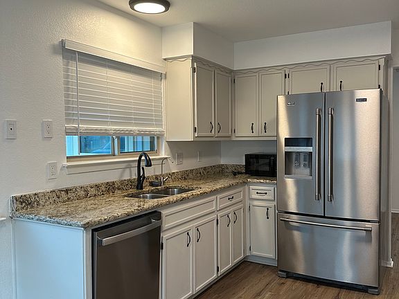 3rd image of 7621 Scenic Brook Dr