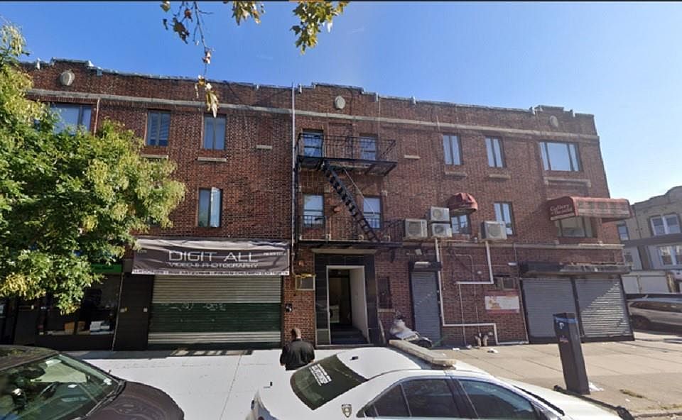 2nd image of 4924 13th Ave