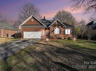 1915 Millbrook Ln, Matthews, NC 28104