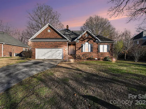 1915 Millbrook Ln, Matthews, NC 28104