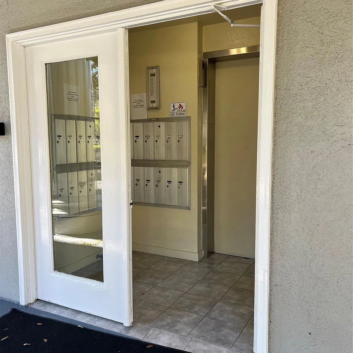 2 bed, 2.0 bath, 1385 sqft, $2,350 — Photo 3