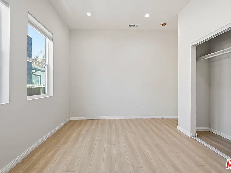 3765 Globe Ave — Photo 9