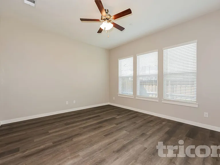 3019 Jasper Trl — Photo 2