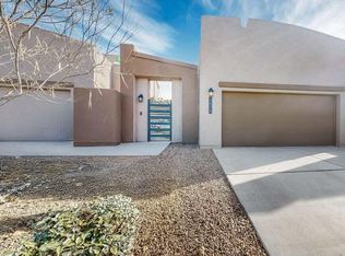 1472 Tierra Verde Loop NW, Los Lunas, NM 87031