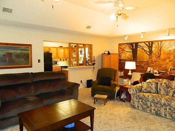 4th image of 1518 Bluebird Ln