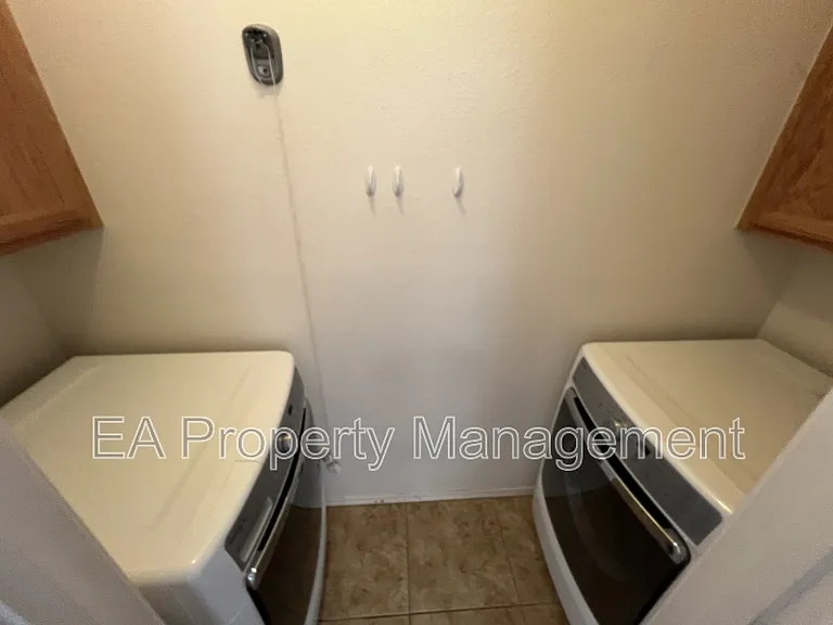 2605 Sarita Ave NW — Photo 16