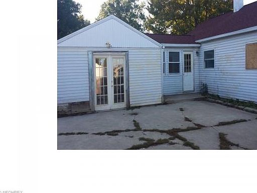 2nd image of 560 Jefferson Ave