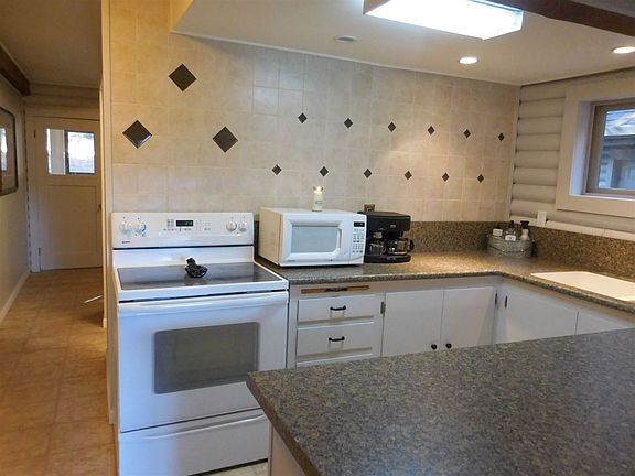 5th image of 1263 Peninsula Dr