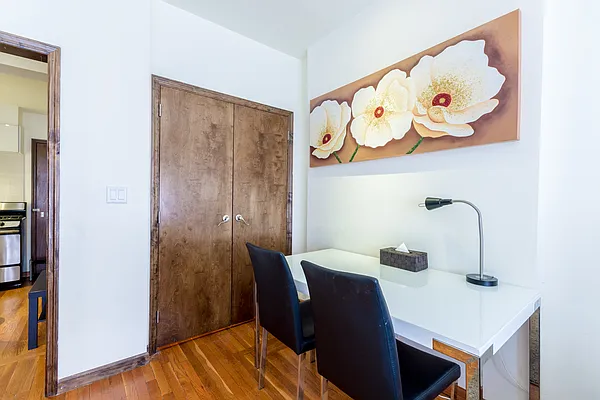 Rented by Townhouse Apartments | media 10