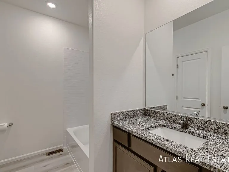 987 Cascade Falls St — Photo 10
