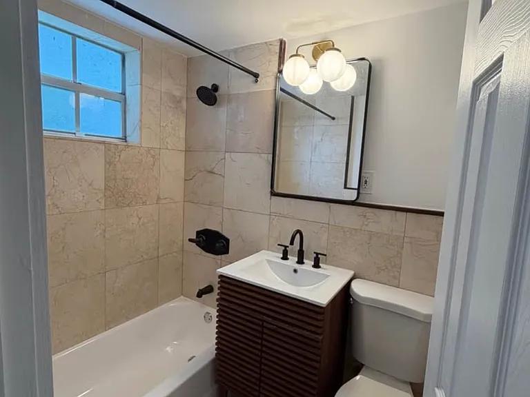 541 NE 62nd St #14 — Photo 11