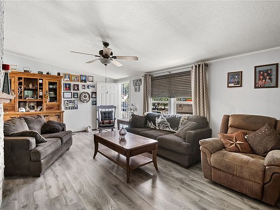 3rd image of 3411 N Mayer Rd