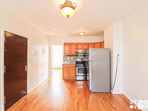 2nd image of 502 Franklin Ave #2L
