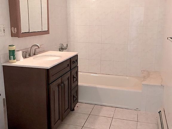 3rd image of 91 Kingsland Ave APT 3