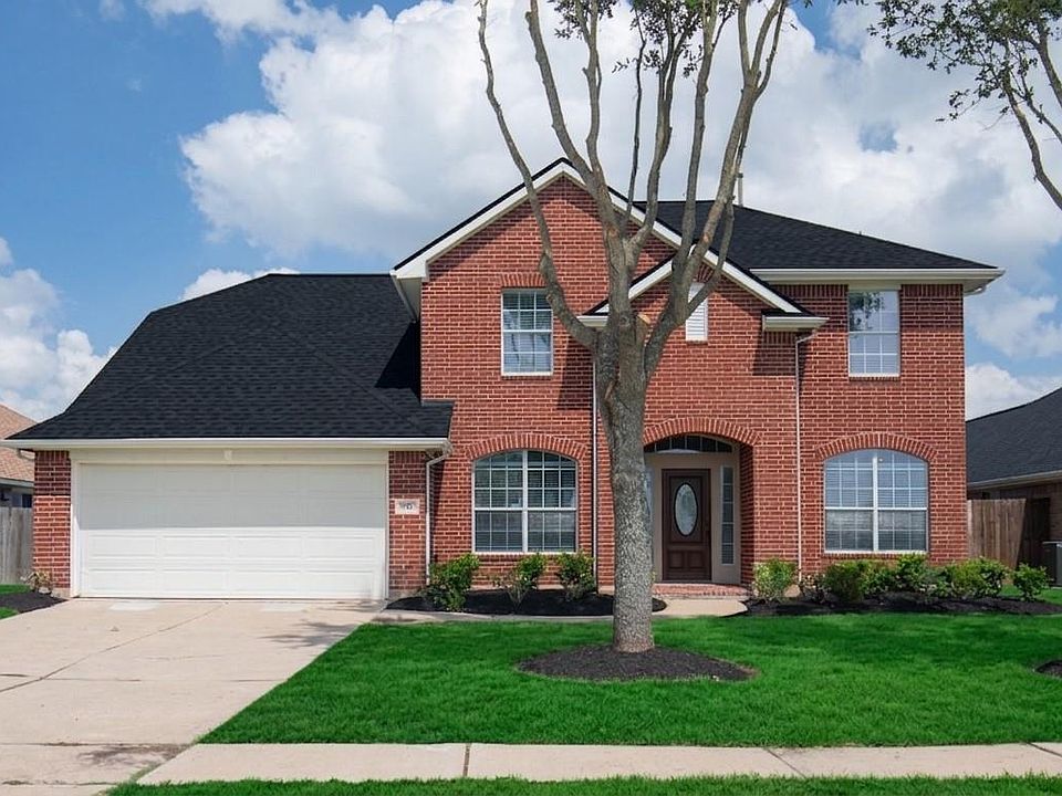 1st image of 810 Aqua Vista Ln