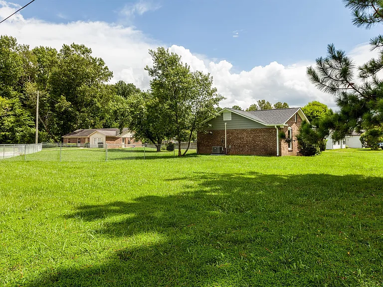 1309 Sportsman Trl — Photo 27