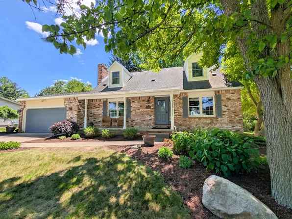 1536 Suzanne Ct, Flushing, MI 48433