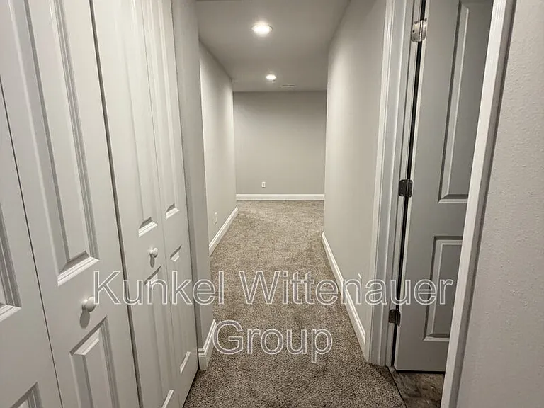 8401D Allied Way — Photo 10