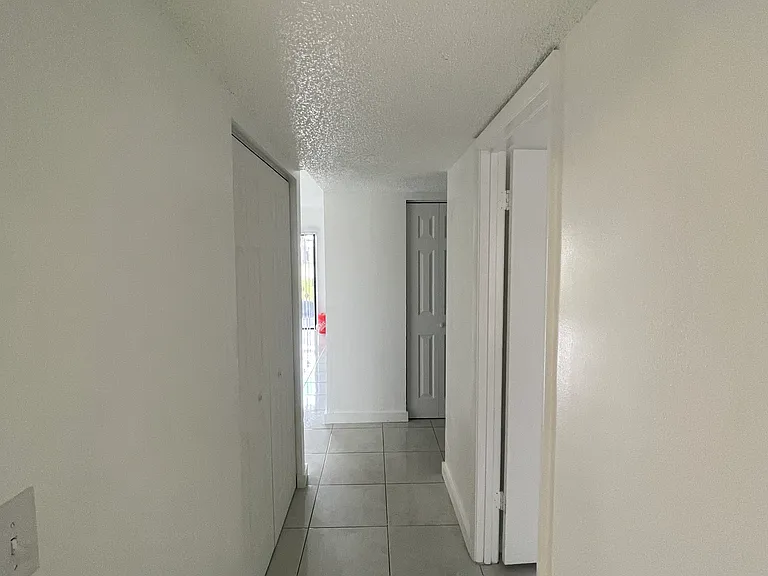 1011 Clearmont St NE #105 — Photo 13