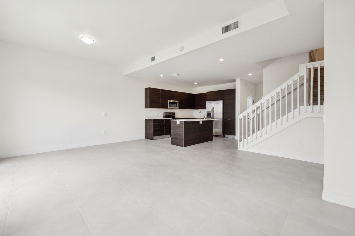 SW 345th Ter-1405-004.jpg