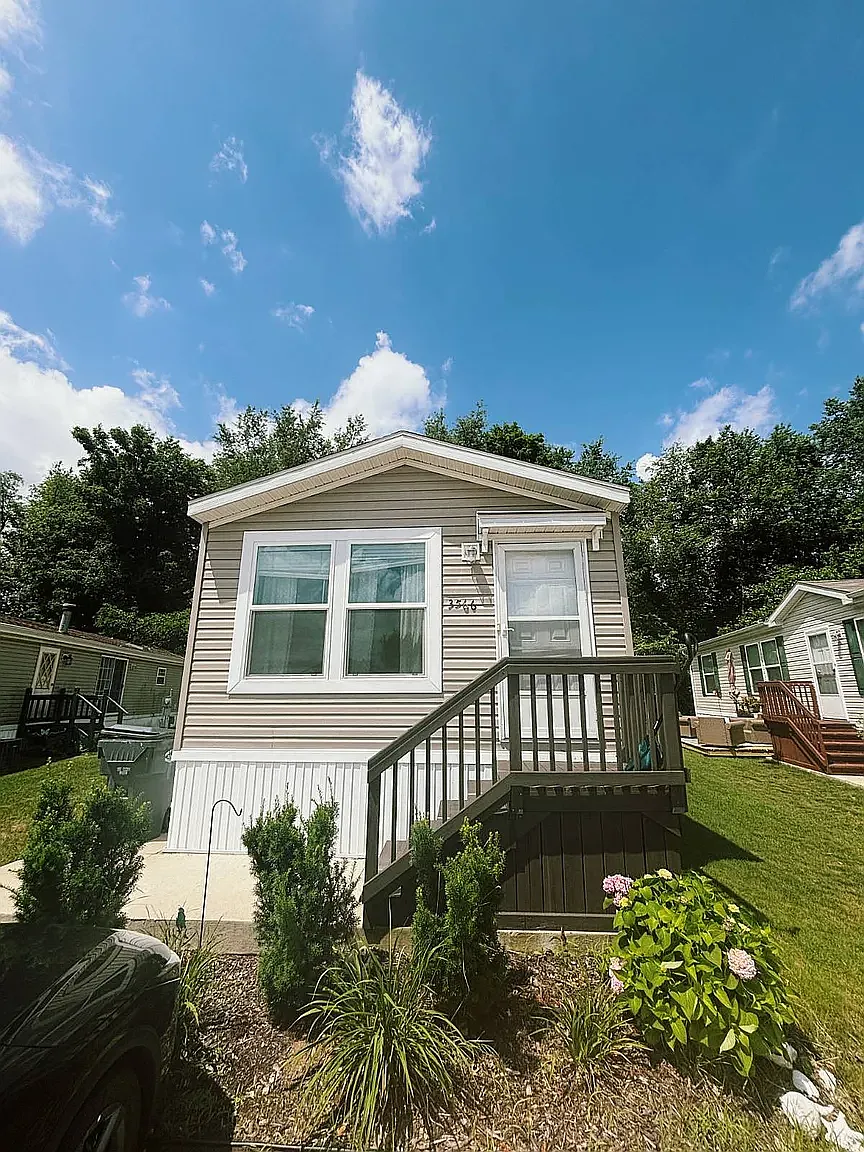 3566 W Wembley Ln #14 photo 1