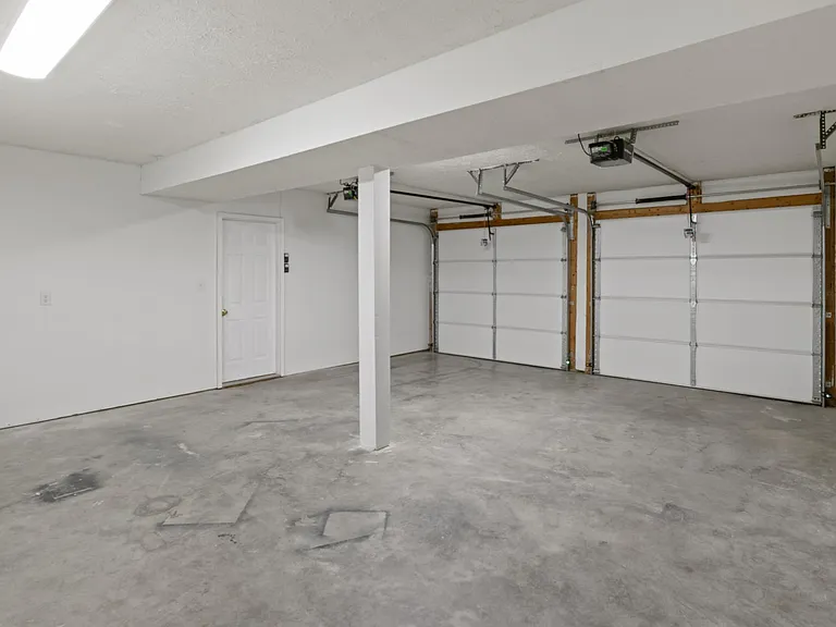 359 Montgomery Cir — Photo 9