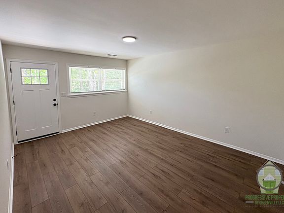 2nd image of 14 Tanyard Rd #A