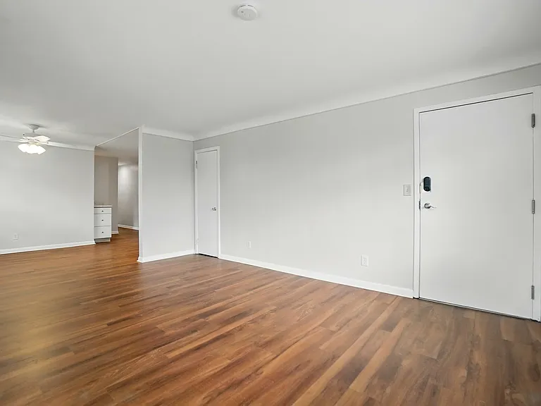7839 Newbedford Ave #4 — Photo 11