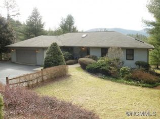 11 Mountain Spring Dr, Hendersonville, NC 28739