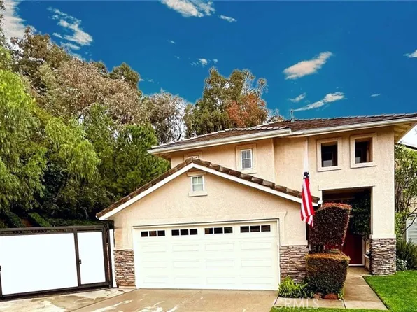 30371 Falls Dr, Castaic, CA 91384