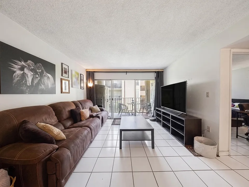 706 NW 87th Ave #204