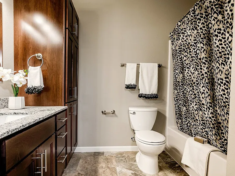 Gateway Green Apartments — Photo 6
