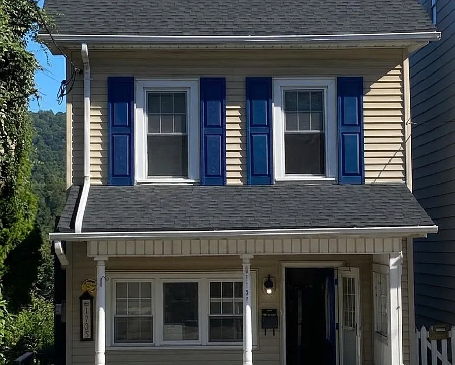 1705 Pulaski Ave