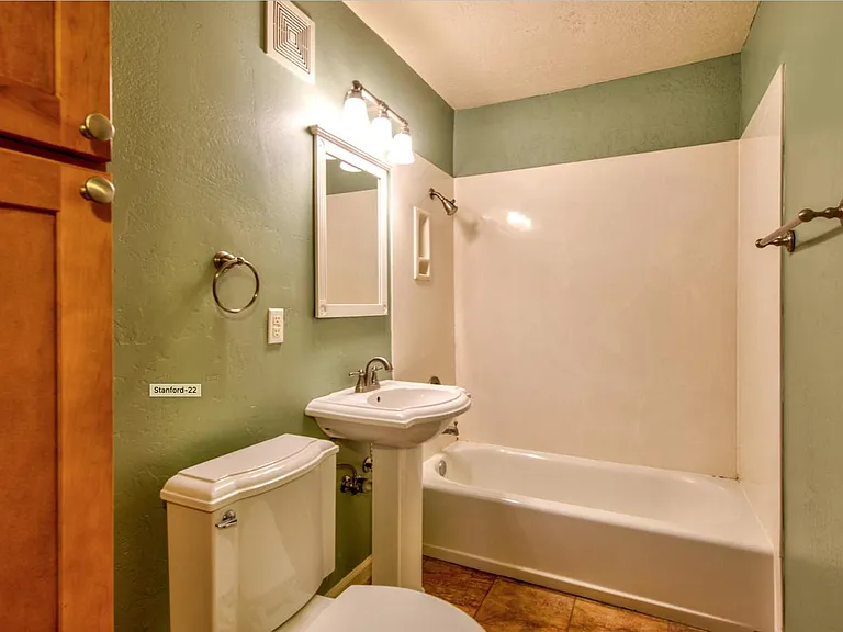 1336 Stanford Dr NE — Photo 11