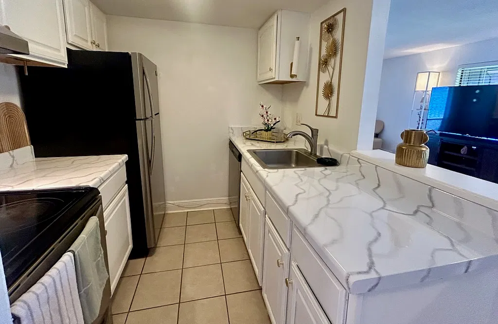 1 bed, 640 sqft, $1,150 — Photo 2