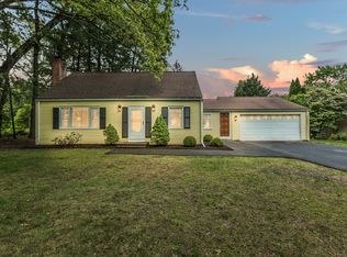 23 Grimes Ln, Simsbury, CT 06070