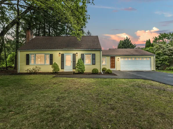 23 Grimes Lane, Simsbury, CT 06070