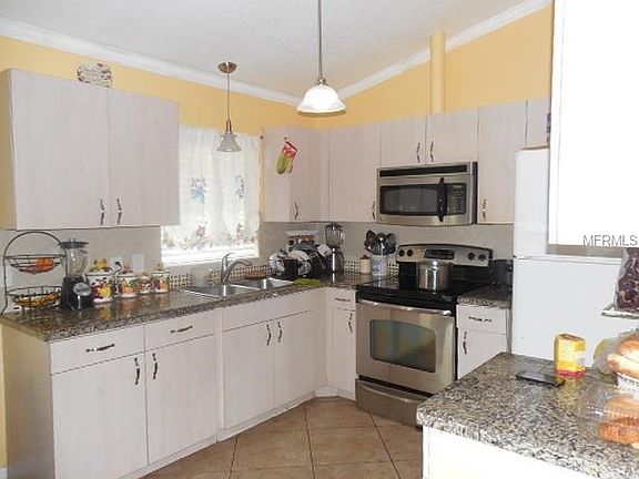 5th image of 15119 Lee Ave
