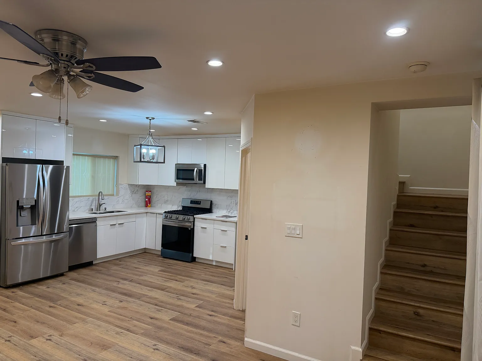 2 bed, 2.5 bath, 800 sqft, $2,800 — Photo 1