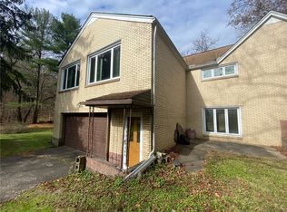 526 Thompson Run Rd, Pittsburgh, PA 15235
