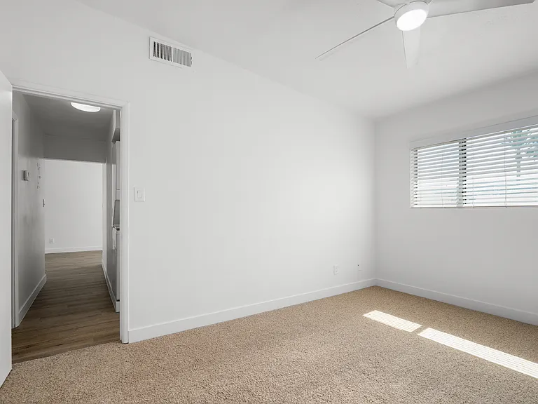 Skylar Apartments — Photo 7
