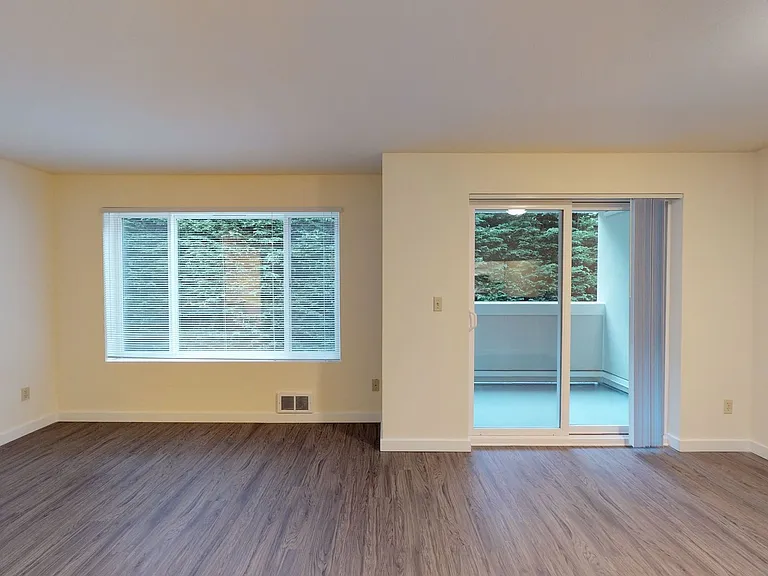 Daniels Apartments — Photo 24