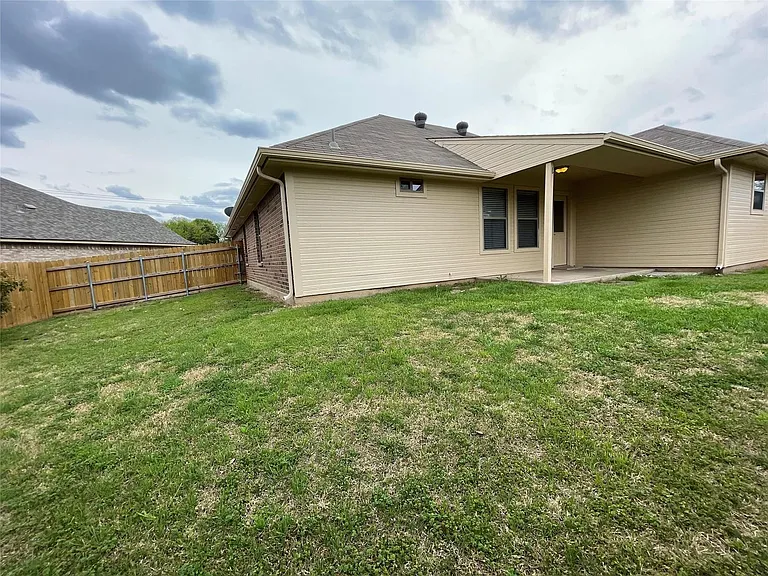 705 Rambling Ct — Photo 16