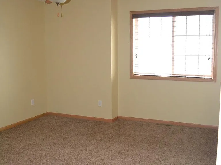 6105 Maclynn Ave NE — Photo 19