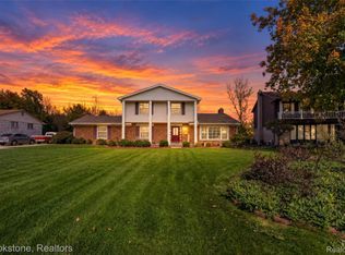 471 Boutell Dr, Grand Blanc, MI 48439