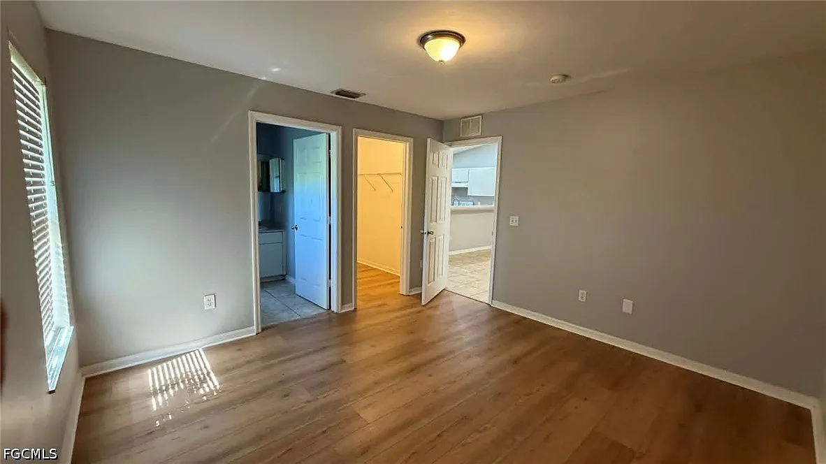 2 bed, 2.0 bath, 1125 sqft, $1,300 — Photo 2