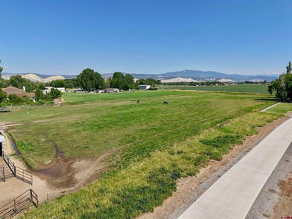 5th image of 66176 Riverside Road